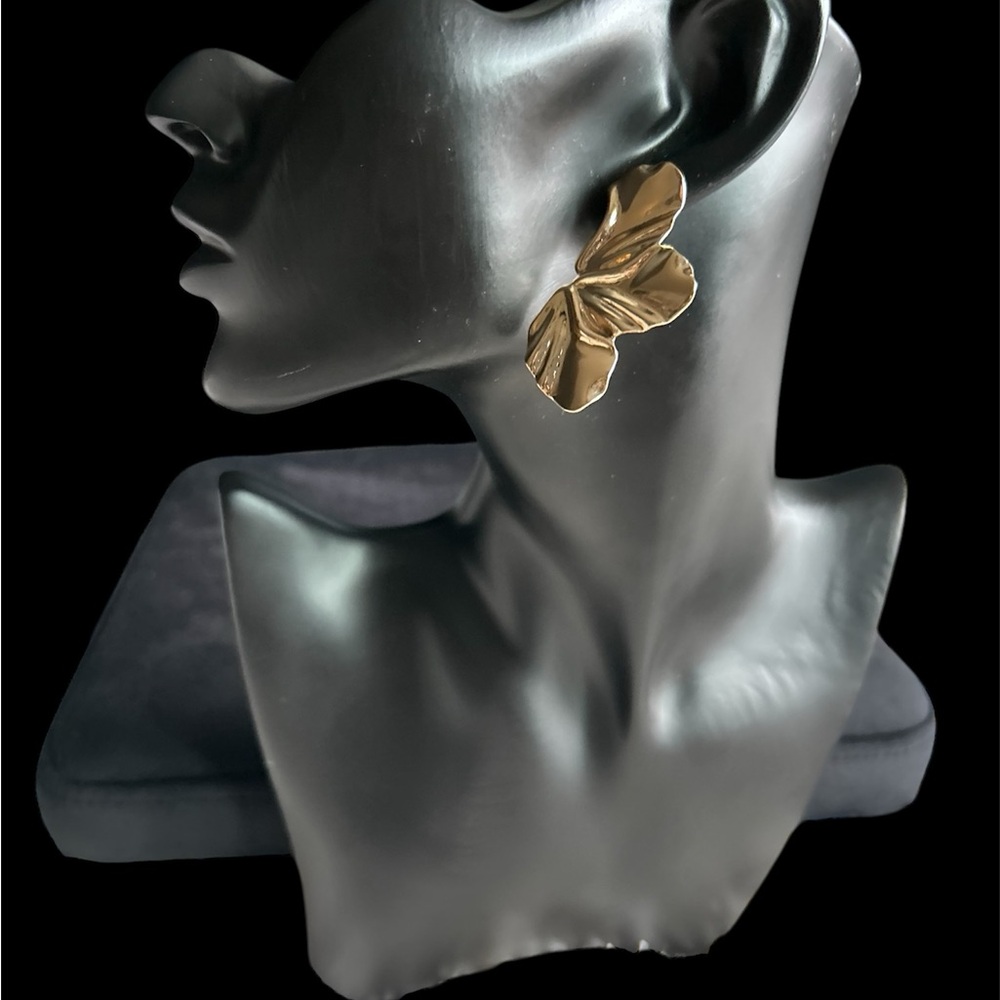 Elegant Gold Butterfly Earrings